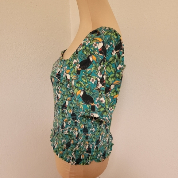 Anthro Dolan Parrot Print Smocked Top - Picture 5 of 6